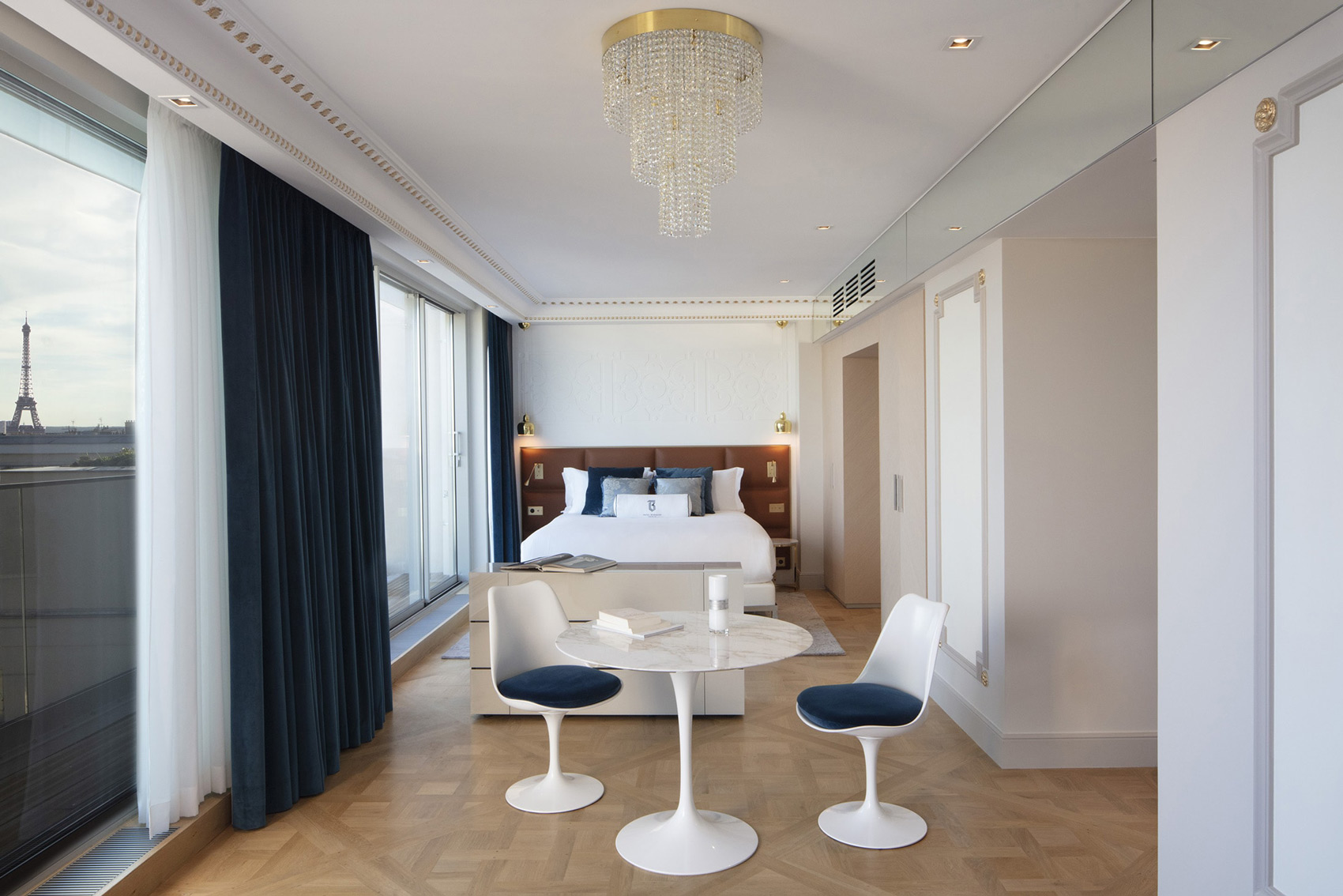 Best Hotels for Business Travelers in Paris: Hotel Bowmann